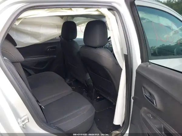 3GNCJNSB6KL204210 2019 CHEVROLET TRAX - Image 8