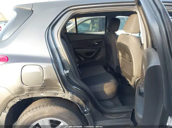 3GNCJNSB6KL226322 2019 CHEVROLET TRAX - Image 8