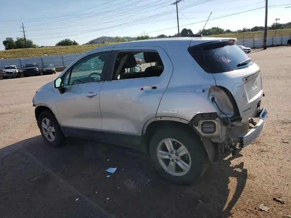 3GNCJNSB6KL247168 2019 CHEVROLET TRAX - Image 2