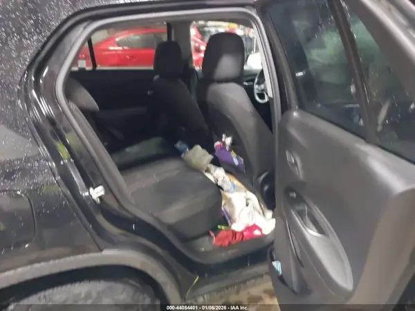 3GNCJNSB6KL267033 2019 CHEVROLET TRAX - Image 8