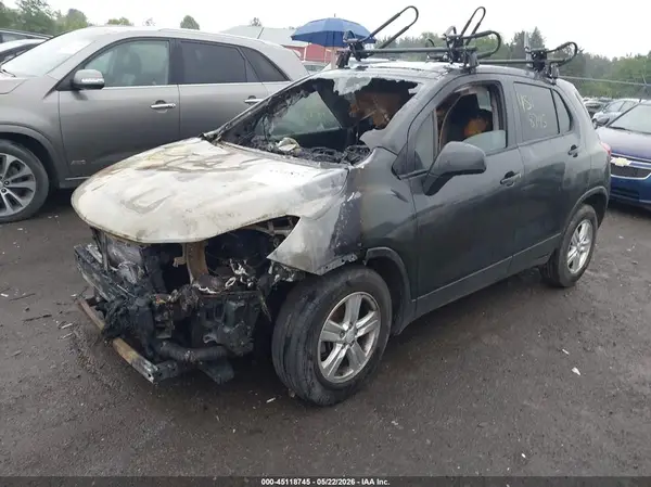 3GNCJNSB6KL268943 2019 CHEVROLET TRAX - Image 2