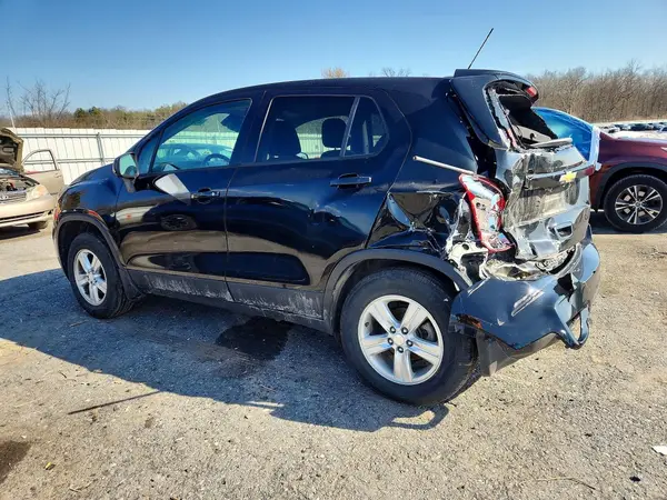 3GNCJNSB6KL286133 2019 CHEVROLET TRAX - Image 2