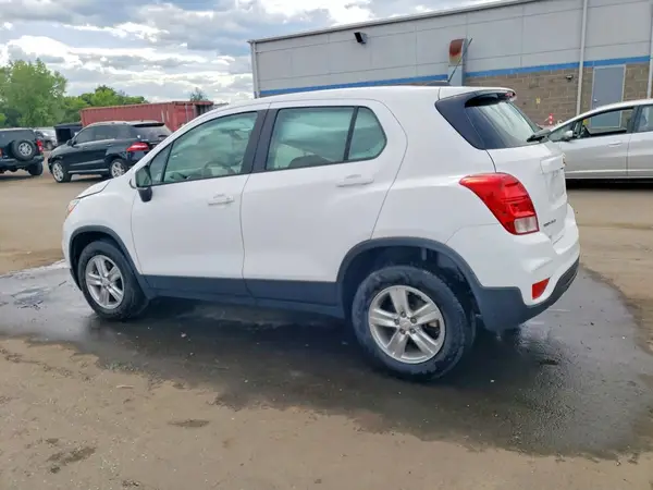 3GNCJNSB6KL324119 2019 CHEVROLET TRAX - Image 2