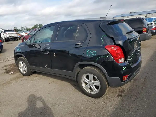 3GNCJNSB6KL357704 2019 CHEVROLET TRAX - Image 2
