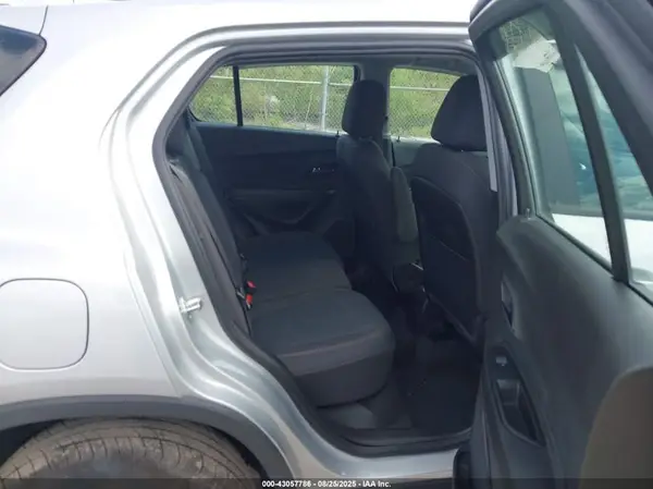 3GNCJNSB6KL376320 2019 CHEVROLET TRAX - Image 8