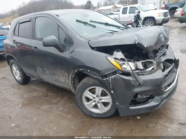 3GNCJNSB6LL113651 2020 CHEVROLET TRAX - Image 1