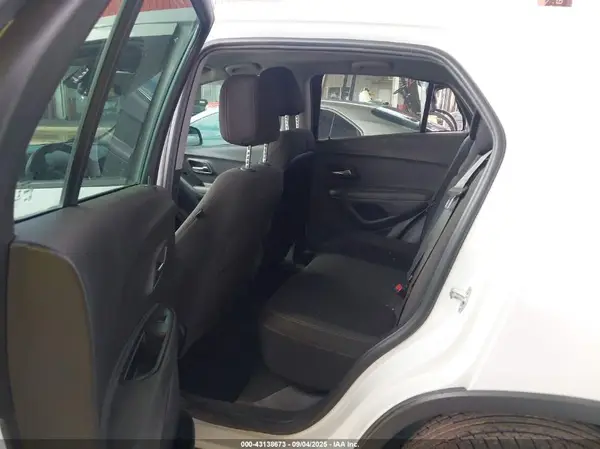 3GNCJNSB6LL135682 2020 CHEVROLET TRAX - Image 8