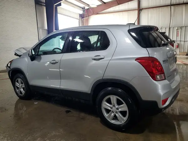 3GNCJNSB6LL136282 2020 CHEVROLET TRAX - Image 2