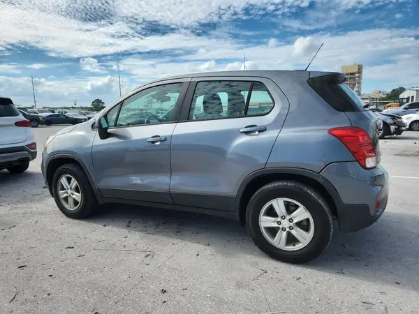 3GNCJNSB6LL153597 2020 CHEVROLET TRAX - Image 2