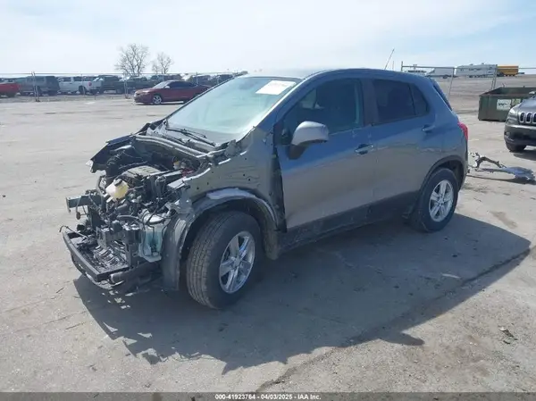 3GNCJNSB6LL208534 2020 CHEVROLET TRAX - Image 2