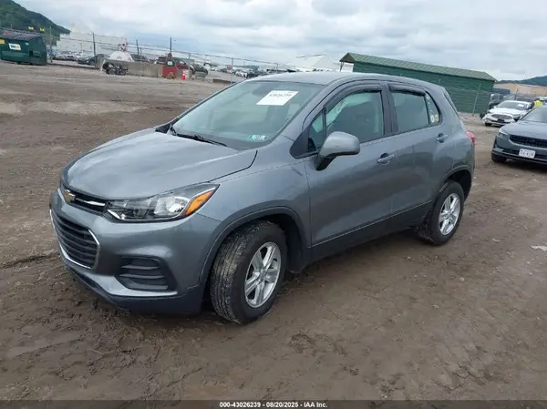 3GNCJNSB6LL216830 2020 CHEVROLET TRAX - Image 2
