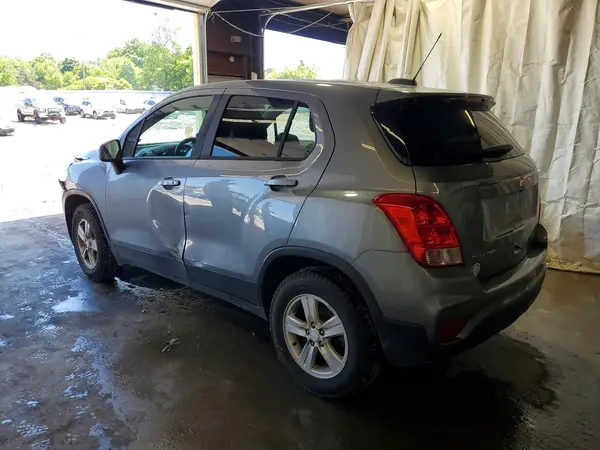 3GNCJNSB6LL226046 2020 CHEVROLET TRAX - Image 2