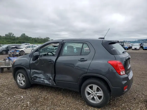 3GNCJNSB6LL259225 2020 CHEVROLET TRAX - Image 2