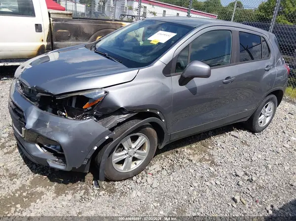 3GNCJNSB6LL280401 2020 CHEVROLET TRAX - Image 2