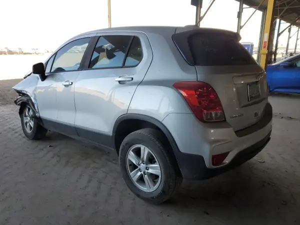 3GNCJNSB6LL309556 2020 CHEVROLET TRAX - Image 2