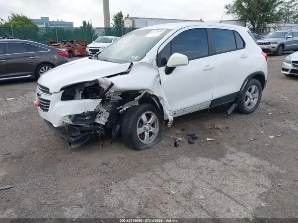 3GNCJNSB7GL239345 2016 CHEVROLET TRAX - Image 2