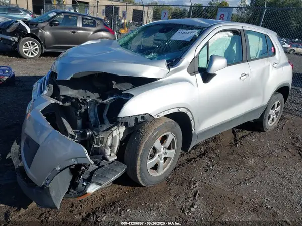 3GNCJNSB7GL266707 2016 CHEVROLET TRAX - Image 2