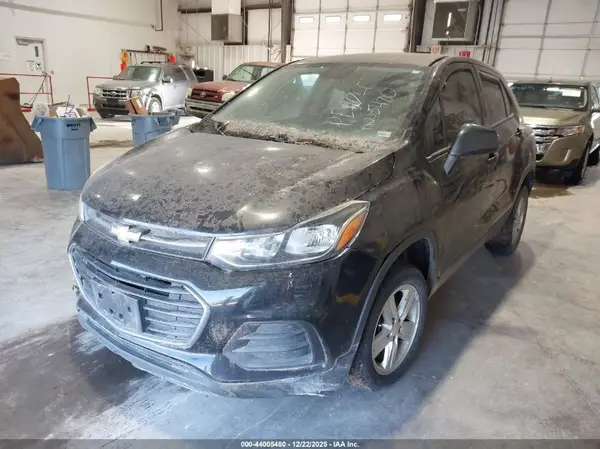 3GNCJNSB7HL177835 2017 CHEVROLET TRAX - Image 2