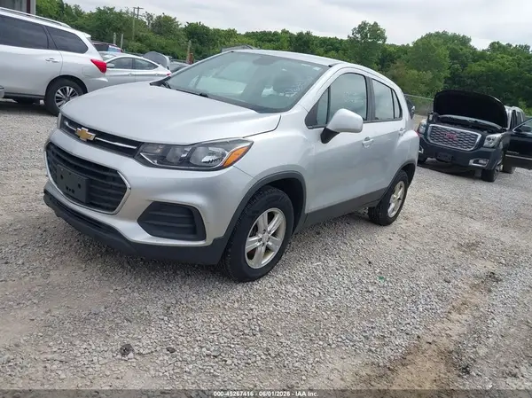 3GNCJNSB7HL239878 2017 CHEVROLET TRAX - Image 2