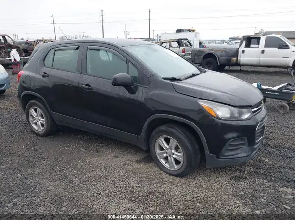 3GNCJNSB7HL257572 2017 CHEVROLET TRAX - Image 1