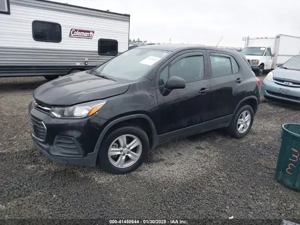 3GNCJNSB7HL257572 2017 CHEVROLET TRAX - Image 2
