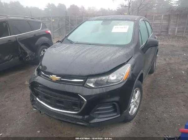 3GNCJNSB7HL267566 2017 CHEVROLET TRAX - Image 2