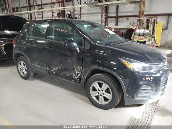 3GNCJNSB7HL286537 2017 CHEVROLET TRAX - Image 1