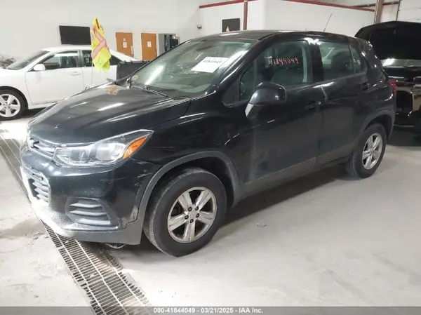 3GNCJNSB7HL286537 2017 CHEVROLET TRAX - Image 2