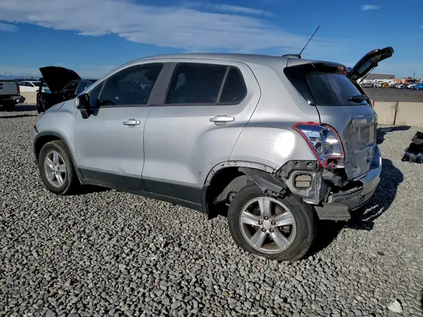 3GNCJNSB7JL209379 2018 CHEVROLET TRAX - Image 2
