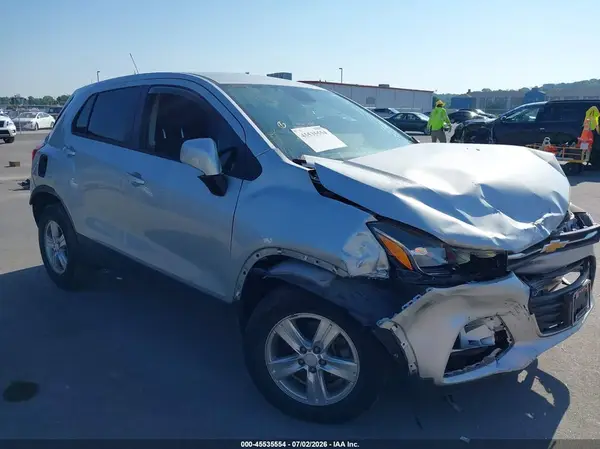 3GNCJNSB7JL218762 2018 CHEVROLET TRAX - Image 1