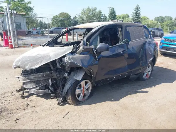 3GNCJNSB7JL234864 2018 CHEVROLET TRAX - Image 2