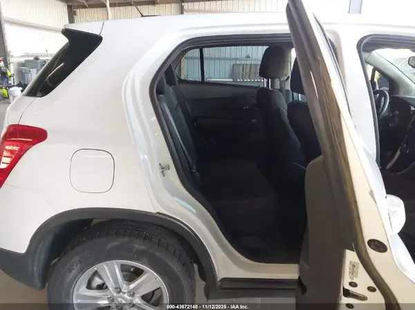 3GNCJNSB7JL246819 2018 CHEVROLET TRAX - Image 8