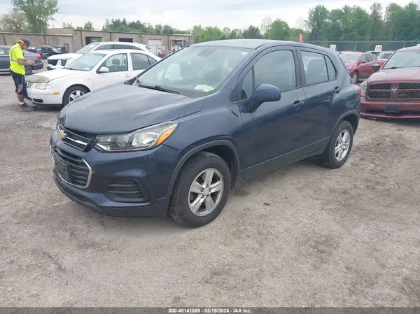 3GNCJNSB7JL252474 2018 CHEVROLET TRAX - Image 2