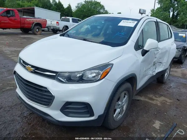 3GNCJNSB7JL345804 2018 CHEVROLET TRAX - Image 2