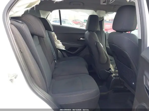 3GNCJNSB7JL345804 2018 CHEVROLET TRAX - Image 8