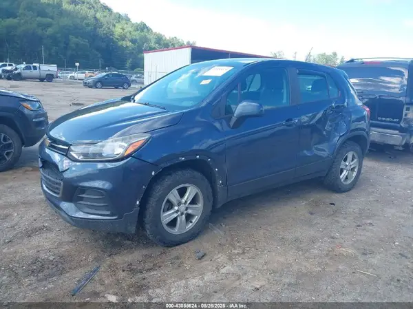 3GNCJNSB7JL371836 2018 CHEVROLET TRAX - Image 2