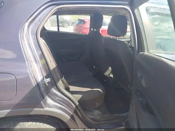 3GNCJNSB7JL371836 2018 CHEVROLET TRAX - Image 8