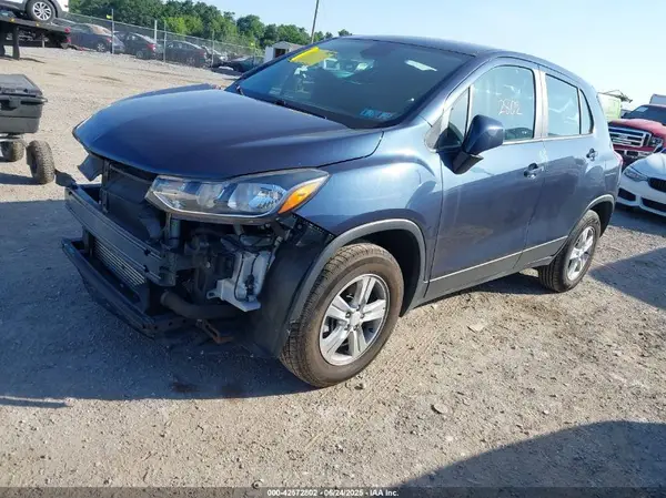 3GNCJNSB7JL385218 2018 CHEVROLET TRAX - Image 2