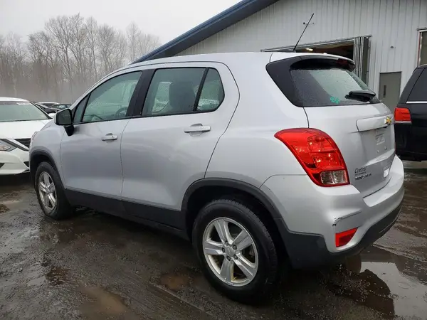 3GNCJNSB7JL387423 2018 CHEVROLET TRAX - Image 2