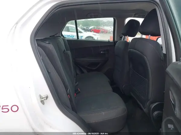 3GNCJNSB7JL389558 2018 CHEVROLET TRAX - Image 8