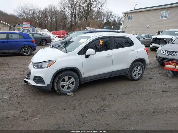 3GNCJNSB7JL417102 2018 CHEVROLET TRAX - Image 2