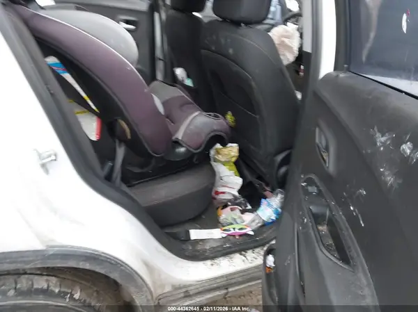3GNCJNSB7JL417102 2018 CHEVROLET TRAX - Image 8