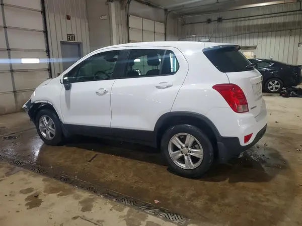 3GNCJNSB7KL108182 2019 CHEVROLET TRAX - Image 2
