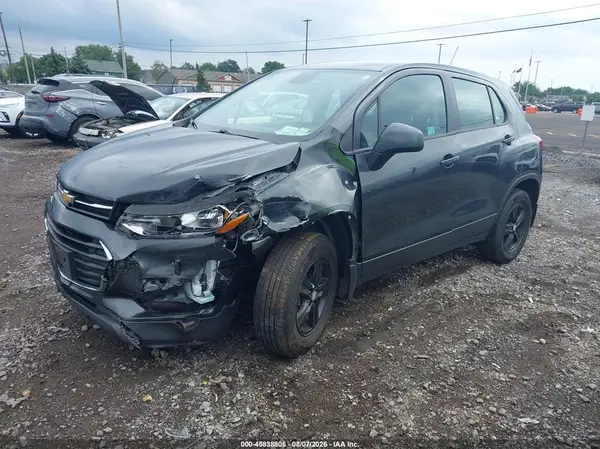 3GNCJNSB7KL184355 2019 CHEVROLET TRAX - Image 2