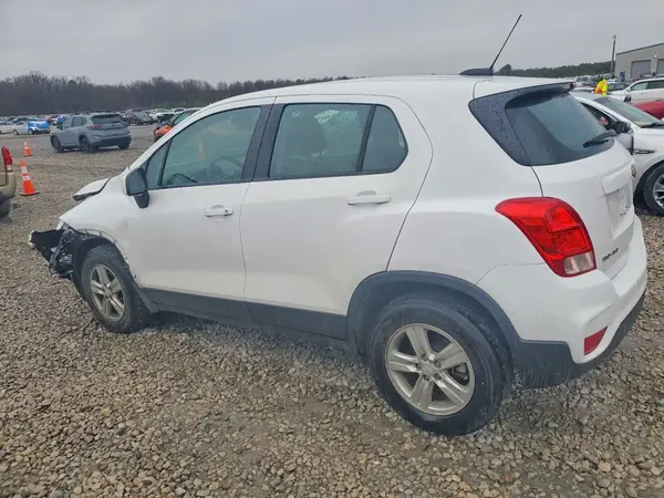 3GNCJNSB7KL184405 2019 CHEVROLET TRAX - Image 2