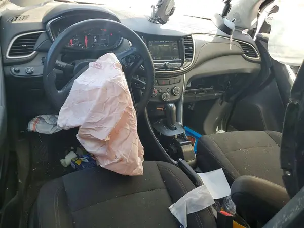 3GNCJNSB7KL210906 2019 CHEVROLET TRAX - Image 8