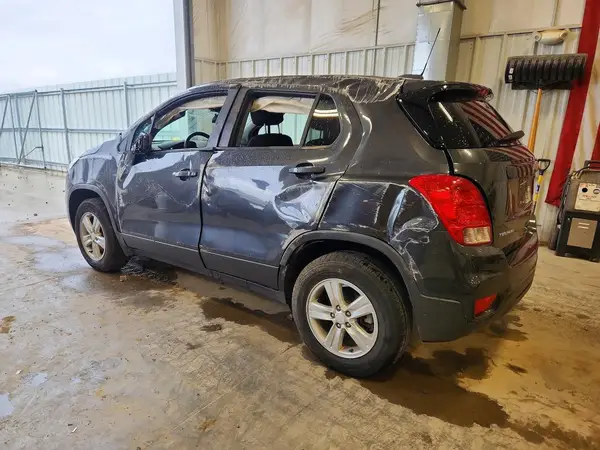 3GNCJNSB7KL211036 2019 CHEVROLET TRAX - Image 2