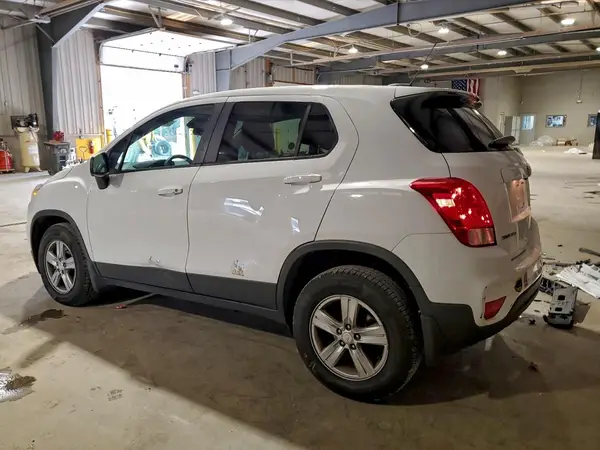 3GNCJNSB7KL255201 2019 CHEVROLET TRAX - Image 2
