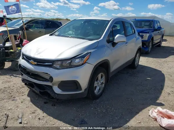 3GNCJNSB7KL291423 2019 CHEVROLET TRAX - Image 2