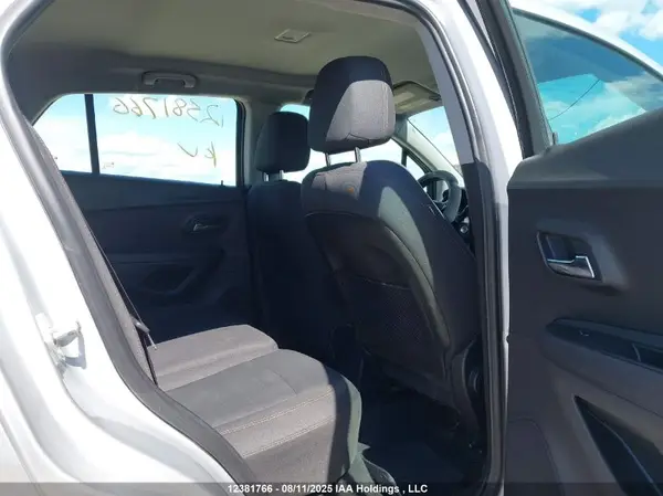 3GNCJNSB7KL291423 2019 CHEVROLET TRAX - Image 8